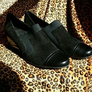 Vanelli sport black suede wedge 7